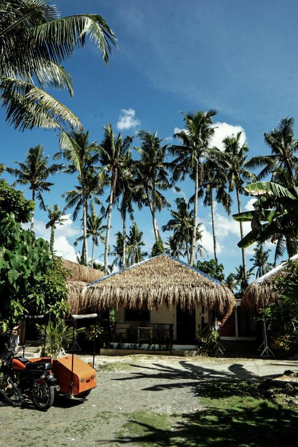 Ozen Freediving Hostel ゼネラル・ルナ エクステリア 写真