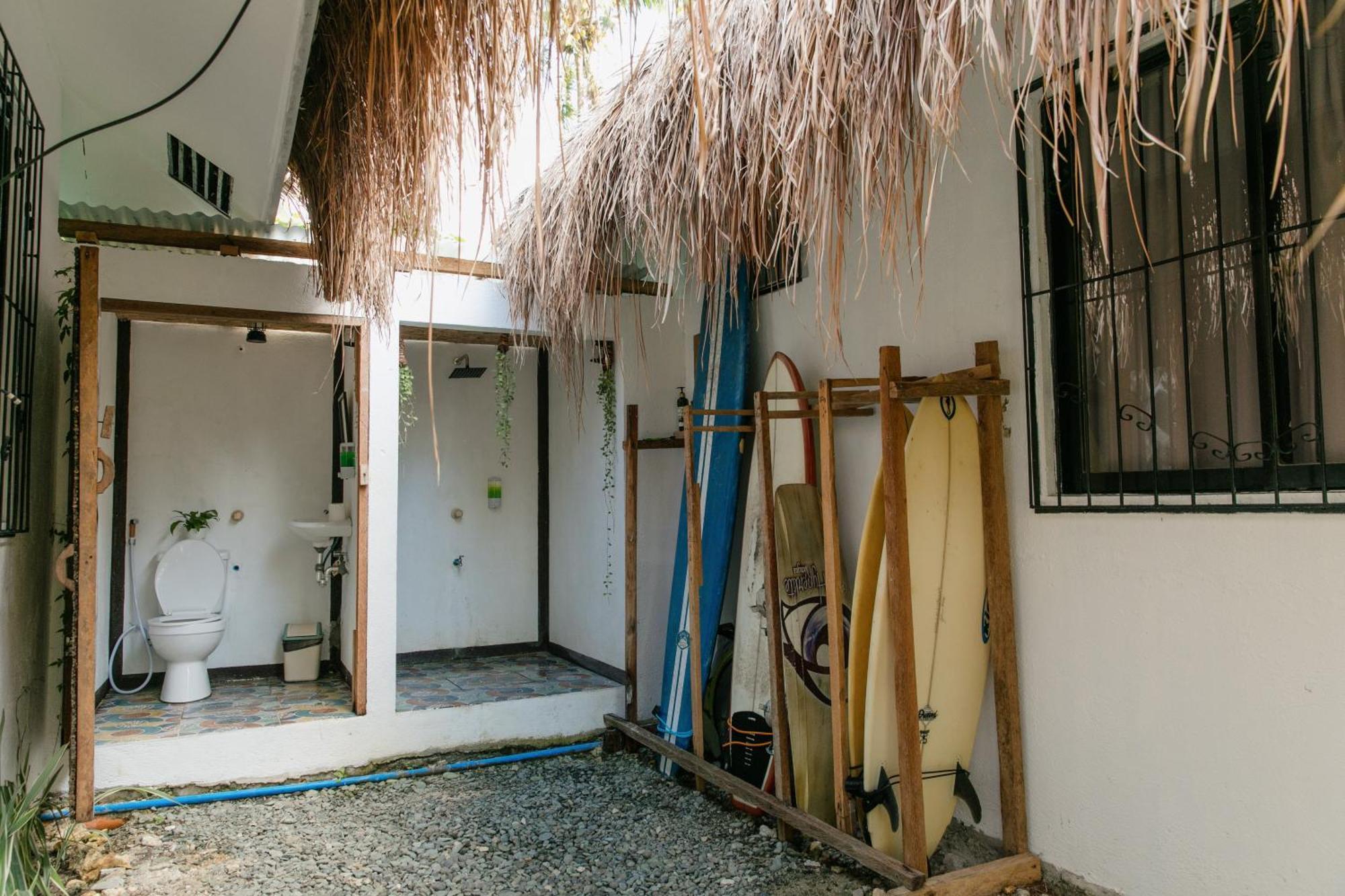 Ozen Freediving Hostel ゼネラル・ルナ エクステリア 写真