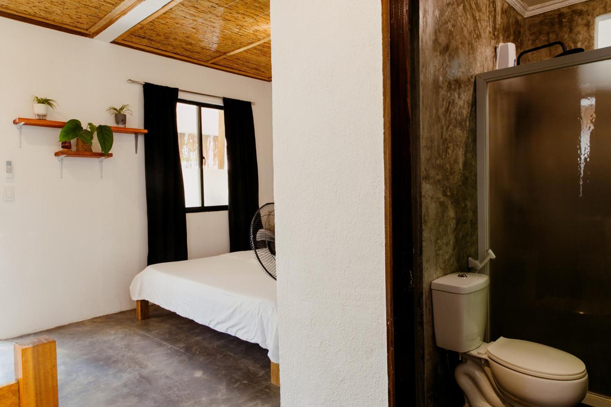 Ozen Freediving Hostel ゼネラル・ルナ エクステリア 写真